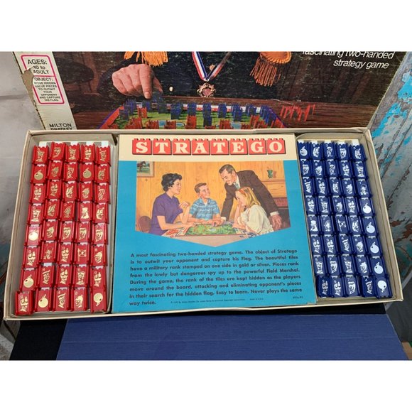 Stratego Board Game Milton Bradley - Picture 9 of 9